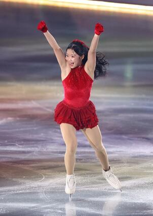 エキシビションではつらつと演技する中井亜美＝国立代々木競技場（写真映像部・新井田悠）
