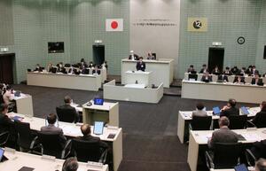能登半島地震を受け、災害対応などに質問が集中した上越市議会3月定例会=本会議場
