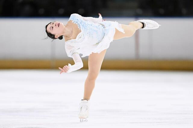 成年女子フリー 演技する岡山・三宅咲綺=フラット八戸