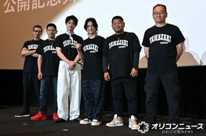 『劇場版 山崎一門II~日本統一~』完成披露舞台あいさつに登壇した(左から)山口祥行、中沢達也、川崎健太、喜矢武豊、本田広登、辻裕之(C)ORICON NewS inc.