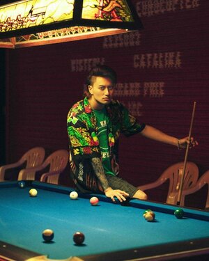 ドラマ『八神瑛子 -上野中央署 組織犯罪対策課-』に出演する小島健（C）HJホールディングス