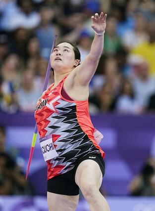女子やり投げ決勝　北口榛花の１投目＝パリ郊外（共同）