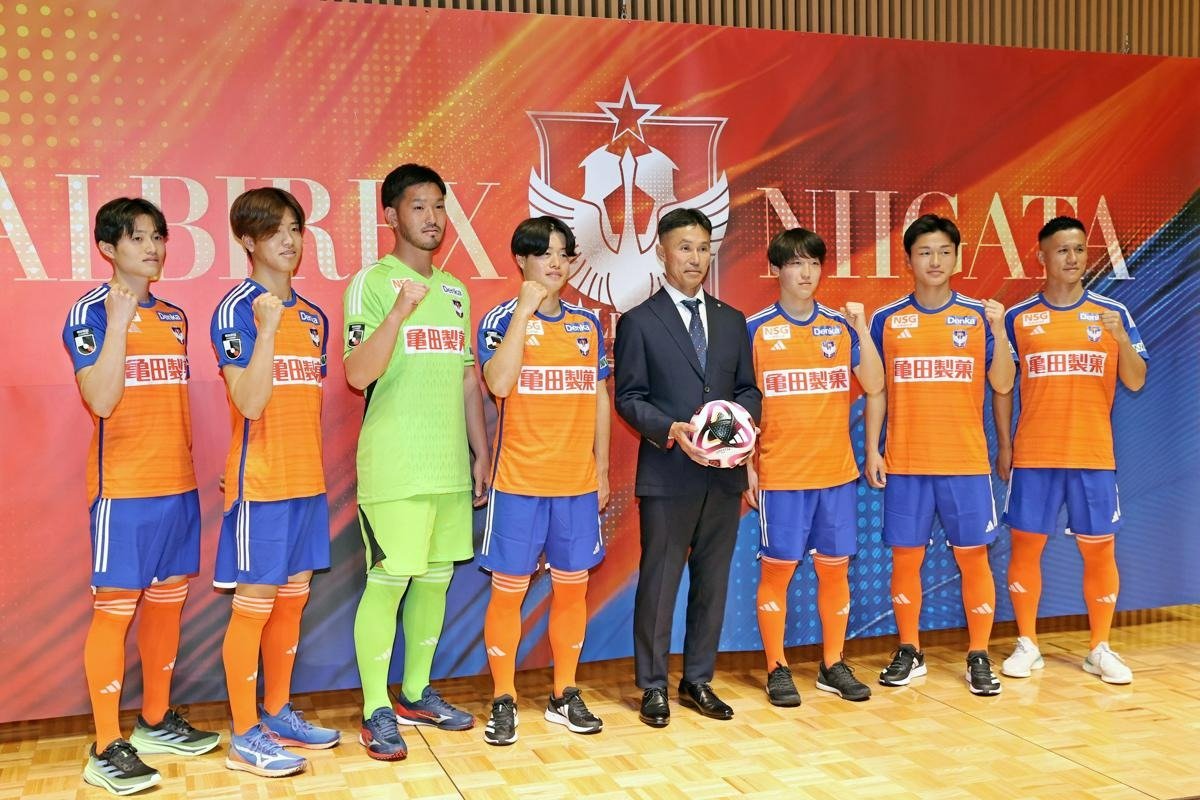 サッカーJ1・アルビレックス新潟］「今年はてっぺん目指す」松橋力蔵