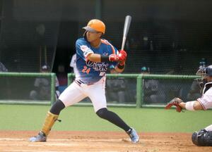 延長10回に勝ち越し打を放つなど、2安打1打点の知念大成=ヤクルト戸田球場