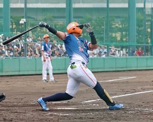 満塁本塁打など3安打4打点の活躍を見せた知念大成=ロッテ浦和球場