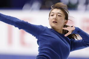 公式練習で調整する坂本花織=6日、東和薬品ラクタブドーム