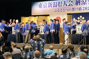 多くの新潟県関係者でにぎわった東京新潟県人会の納涼まつり=21日、東京都文京区