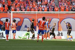 前半20分、札幌に先制を許し0-1=ビッグスワン
