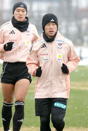 新潟で最後の全体練習に臨むDF堀米悠斗