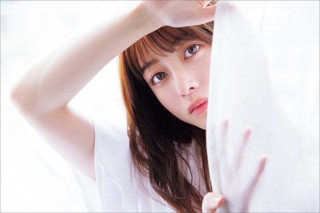 橋本環奈 6年ぶり Cmnow 表紙 巻頭特集 清楚な純白ブラウスで飾る 新潟日報デジタルプラス
