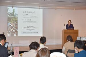 地域活性化のアイデアや取り組みを発表する夢の種プロジェクトの応募者=アオーレ長岡