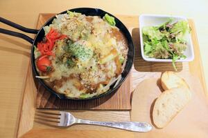 道の駅ＳＯＲＡＩＲＯ国上の食堂で提供されている「巻おかえりーな」