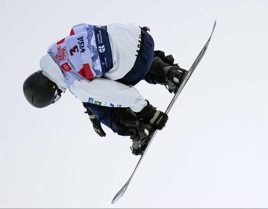 スノーボードＷ杯男子ハーフパイプ第２戦で優勝した山田琉聖＝コッパーマウンテン（共同）