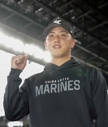 ５回２失点で２勝目を挙げたロッテ先発の田中晴＝エスコンフィールド