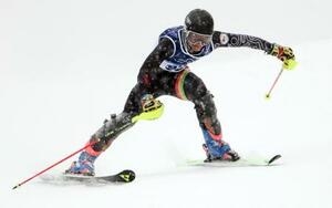 　アルペンスキー男子回転に出場したギニアビサウのウィンストン・タン。同国の冬季五輪参加は初めて＝１６日、ボルミオ（ロイター＝共同）