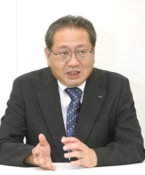 インタビューに応じる東京電力新潟本社・橘田昌哉代表＝２０２２年、新潟市中央区