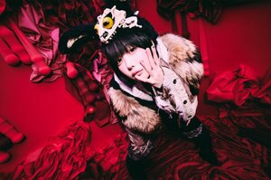 『惡の華』の主題歌を担うano