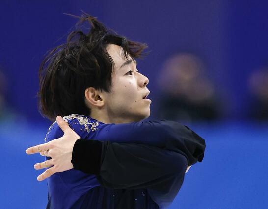 男子フリー　演技する鍵山優真＝ミラノ（共同）