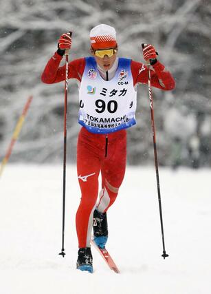 男子１０キロクラシカル　５位に入った２年生の岡田幸輝（十日町）＝十日町市（長岡支社・芳本卓也）