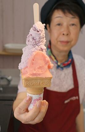 ピオーネの紫芋のジェラートと八色スイカのシャーベットのダブル