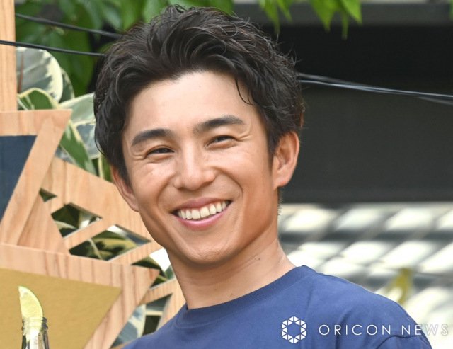 中尾明慶、母と買い物に出かけ2ショット「今日は全身映ってる