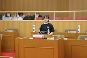「空き家を病院に」「熊対策に電気柵寄付を」小学生が町長に直言！阿賀町役場議場で「子ども議会」