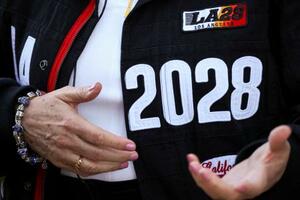 2028年ロサンゼルス五輪のロゴ=2024年11月、ロサンゼルス(ロイター=共同)
