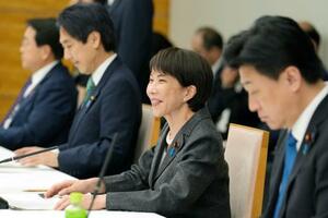 経済財政諮問会議であいさつする高市首相=11日午後、首相官邸
