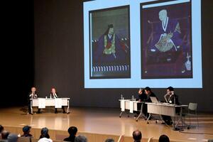 本長者原廃寺跡の発掘調査について有識者の見解などが示されたパネルディスカッション＝上越市本城町