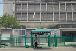 北京の在中国日本大使館=24日(共同)