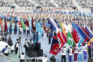 　２０２５年に滋賀県で行われた「わたＳＨＩＧＡ輝く国スポ」の総合開会式＝平和堂ＨＡＴＯスタジアム