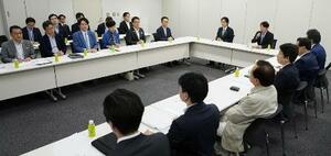 　超党派の社会保障国民会議の実務者会議＝１７日午後