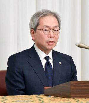 　最高裁判事に就任し、記者会見する阿多博文氏＝２日午後、東京都千代田区
