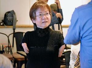 薬害サリドマイド被害者の増山ゆかりさん=6月、東京都品川区