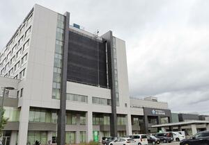 開院から10年が経過した魚沼基幹病院=南魚沼市浦佐