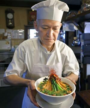 「麺屋あごすけ」が期間限定で提供している酒かすラーメン＝上越市下門前