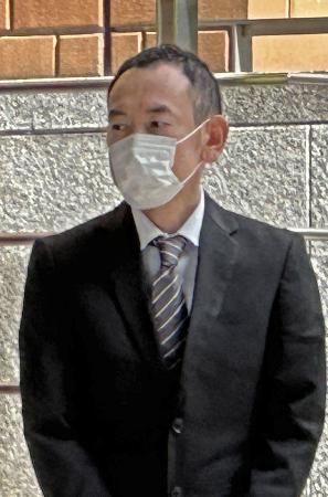 初公判を終え、名古屋地裁を出る森山勇二被告=28日午前