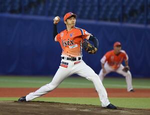 開幕から安定した投球を続ける前広島の薮田和樹=5月11日、エコスタ