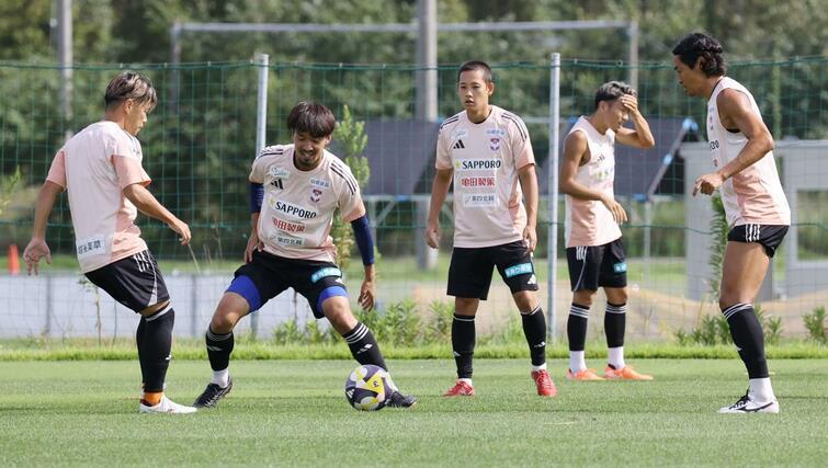 練習する選手たち=聖籠町