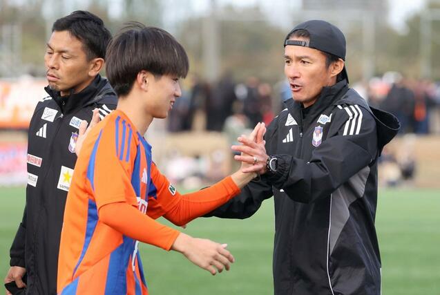 新潟U18-松本U18 新潟の田中達也監督=聖籠町