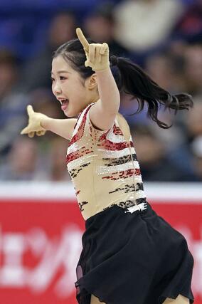 女子ＳＰ　演技する中井亜美＝サスカトゥーン（共同）