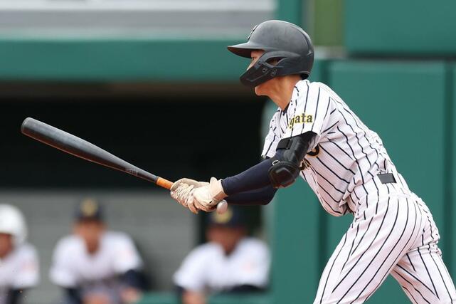 ５回帝京長岡１死三塁、西脇駆の二ゴロ間に３走坂本浩煌が生還し、１－２＝富山市民球場