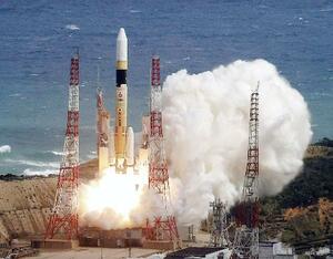 鹿児島県の種子島宇宙センターから打ち上げられるH2Aロケット49号機=2024年9月