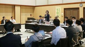 脱炭素社会の実現を目指す「新潟カーボンゼロチャレンジ」の情報共有会議=10日、新潟市中央区