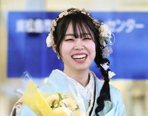 宮城県東松島市の２０歳を祝う式典に参加した阿部花澄さん＝１月