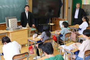 税金の使い道や役割について学んだ租税教室=柏崎市北条