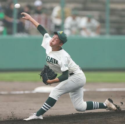 新発田－新発田農　完封した新発田農の先発・遠山剣臣＝新発田市五十公野