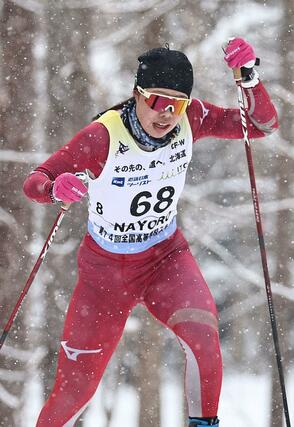 スキーインターハイ　距離女子５キロフリー　５位に入った牧田鈴葉（十日町）＝北海道名寄市