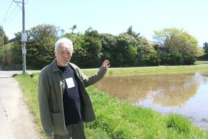 市認証米の栽培に取り組む長畝生産組合の大井克巳代表理事=4月、佐渡市新穂長畝