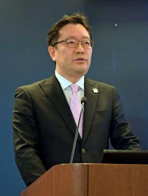 　講演する大平真嗣駐米公使＝２日、米ワシントン（共同）